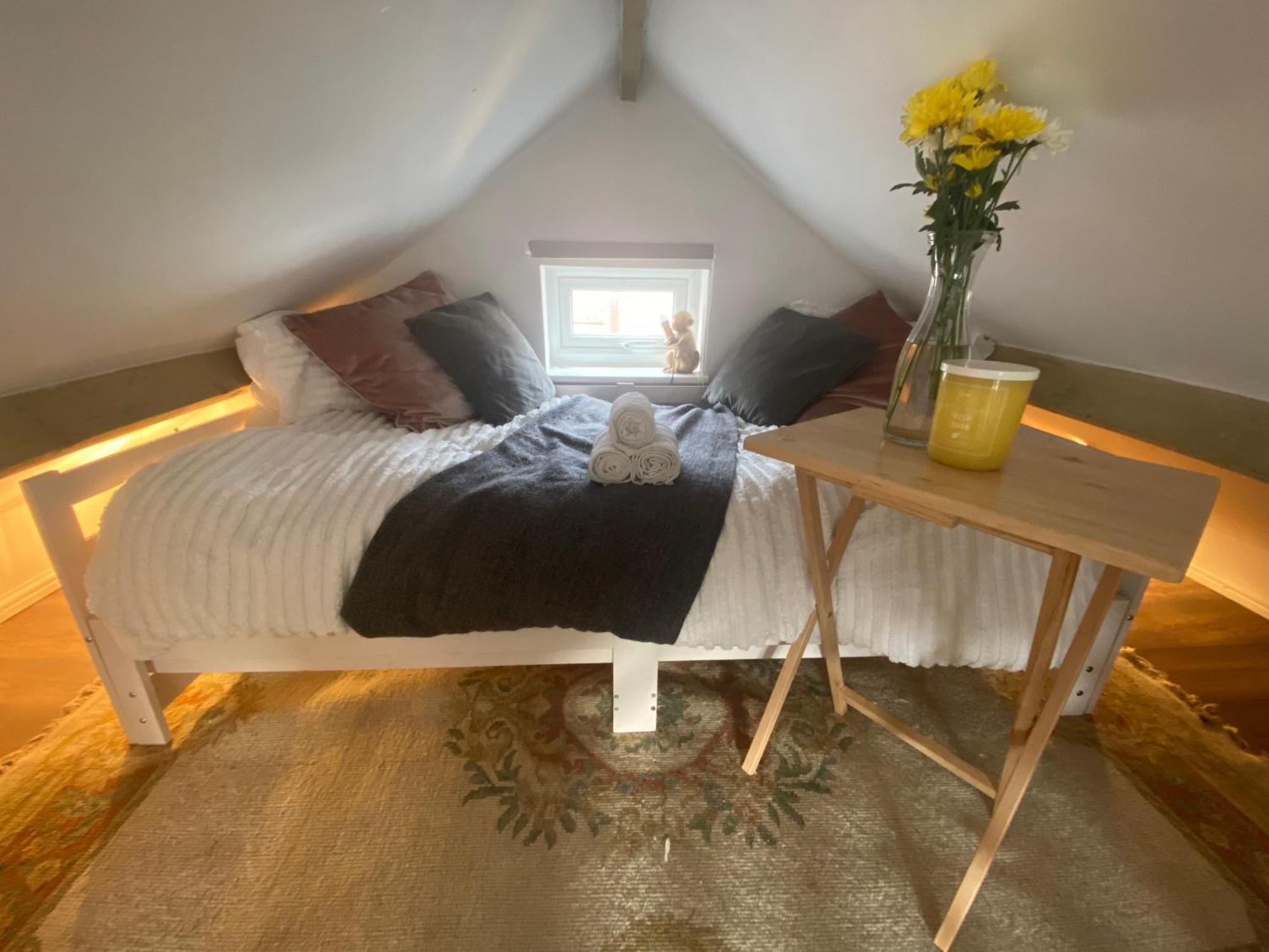 Cosy Cart Shed Hotel อีฟแชม ภายนอก รูปภาพ